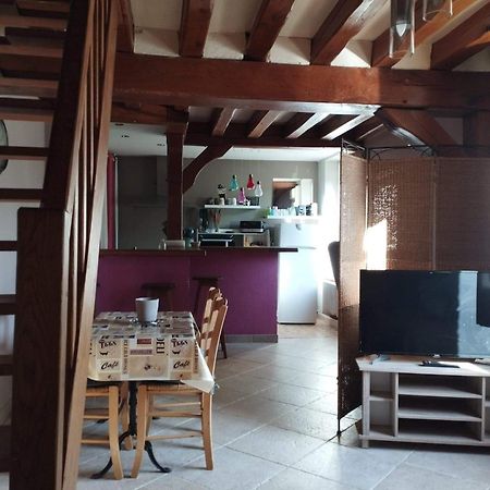 Appartement Charmante petite maison de bourg à Autry-le-Chatel Extérieur photo